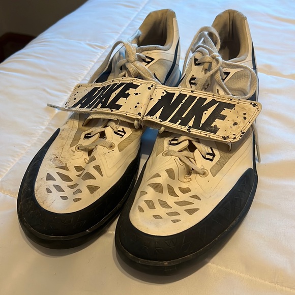 track throwing shoes